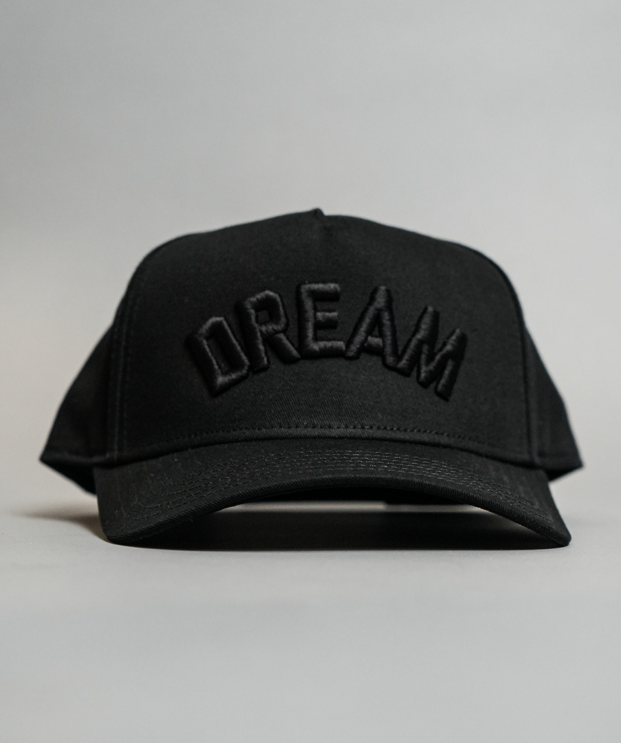 En Noir Dream Big Curve Brim Snapback